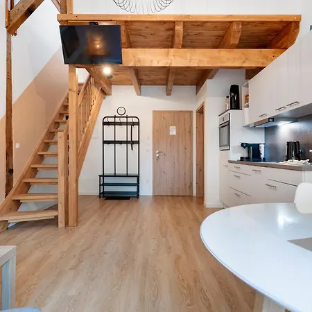 Junge 4 Apartment Lohe-Rickelshof